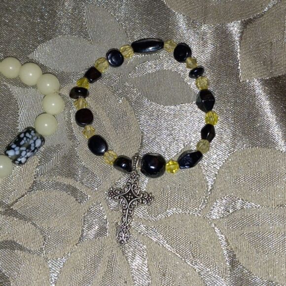 dvprofessions Other - Handmade bracelet with cross charm